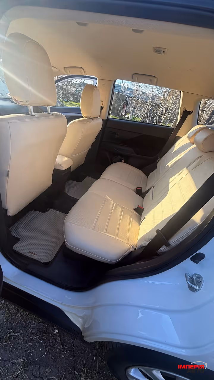 Mitsubishi Outlander - фото 14