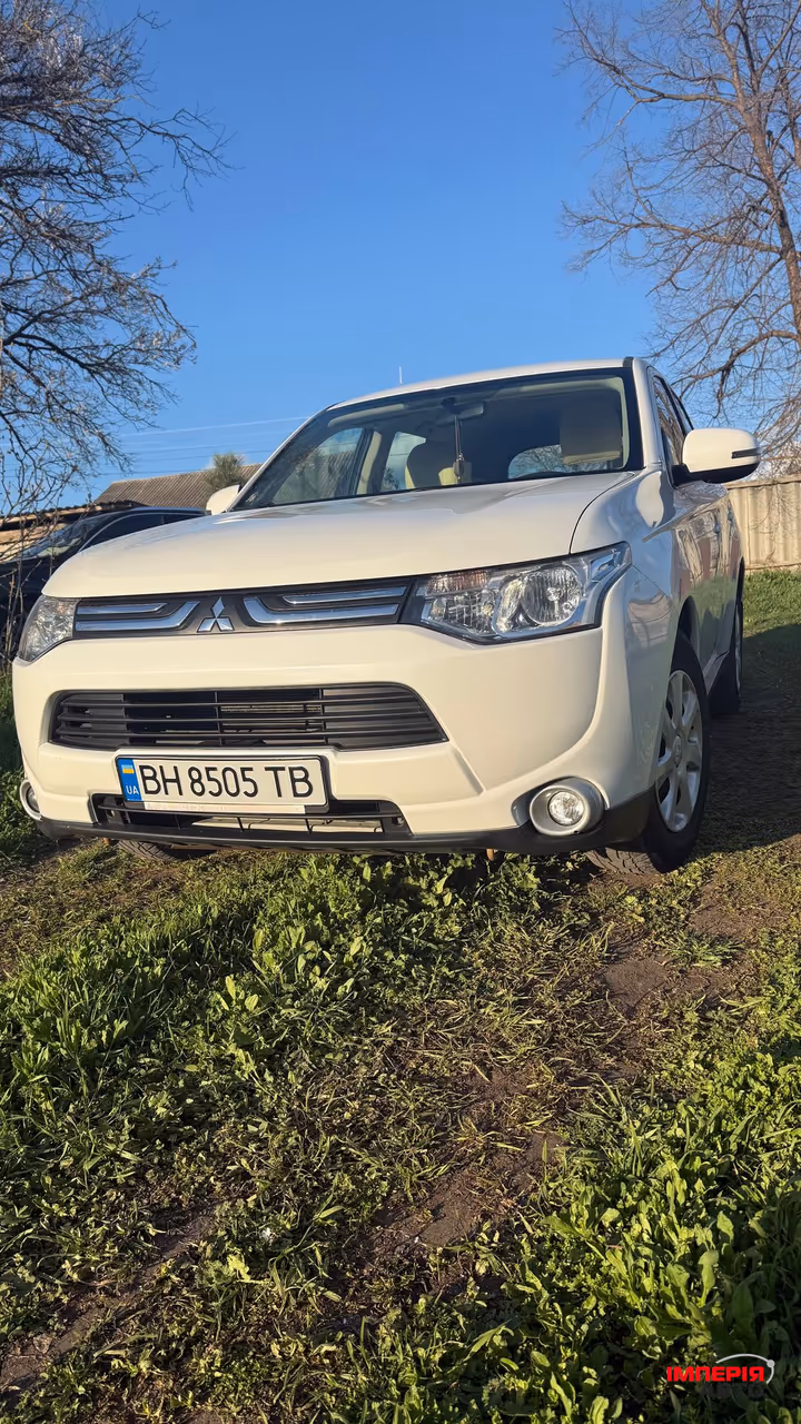 Mitsubishi Outlander - фото 2