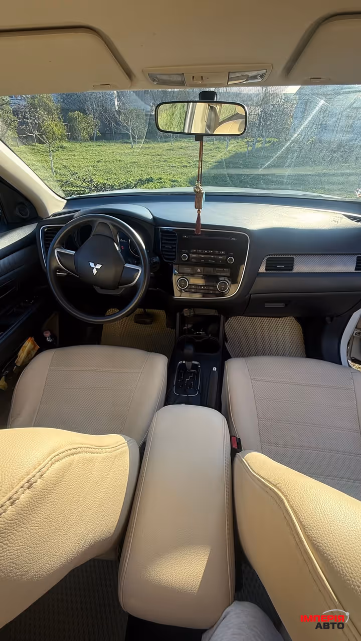 Mitsubishi Outlander - фото 13