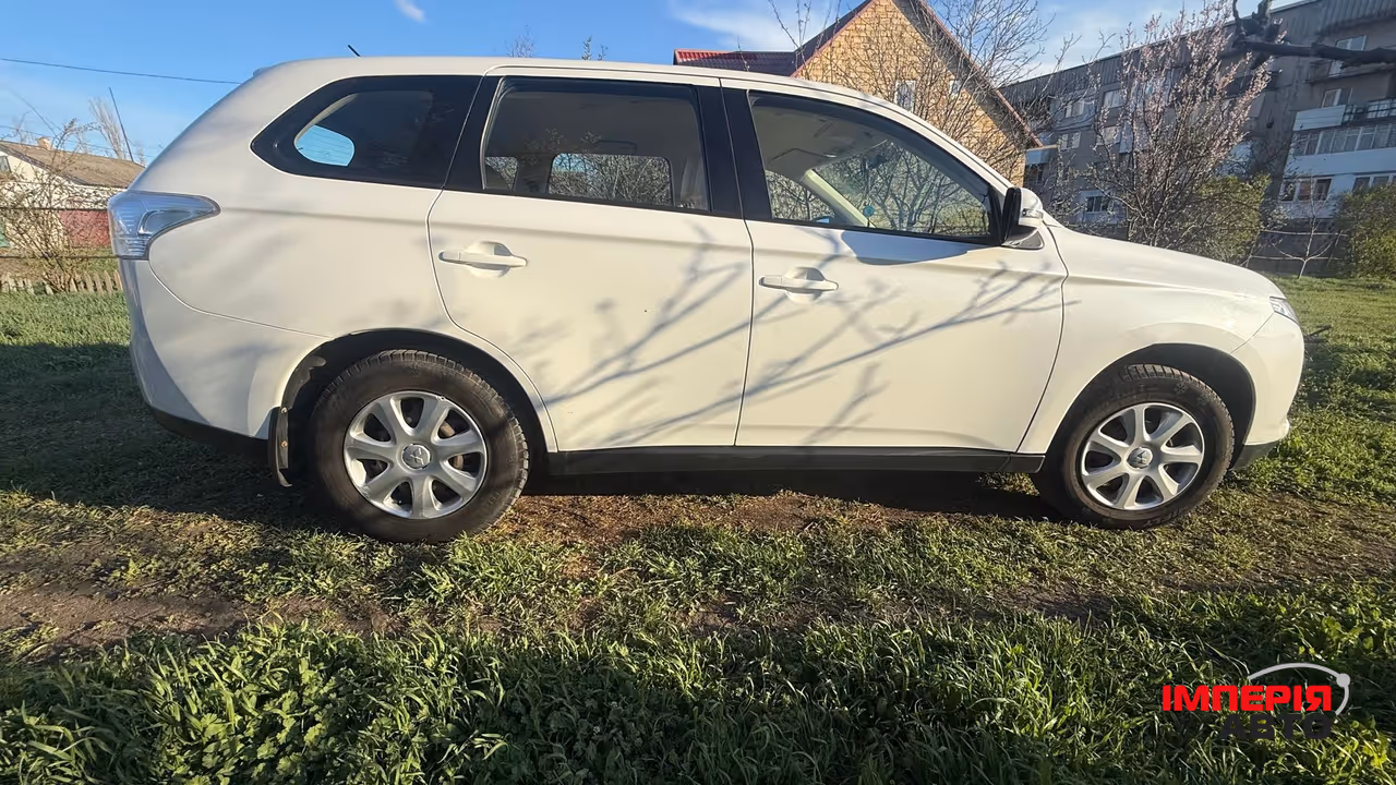 Mitsubishi Outlander - фото 7
