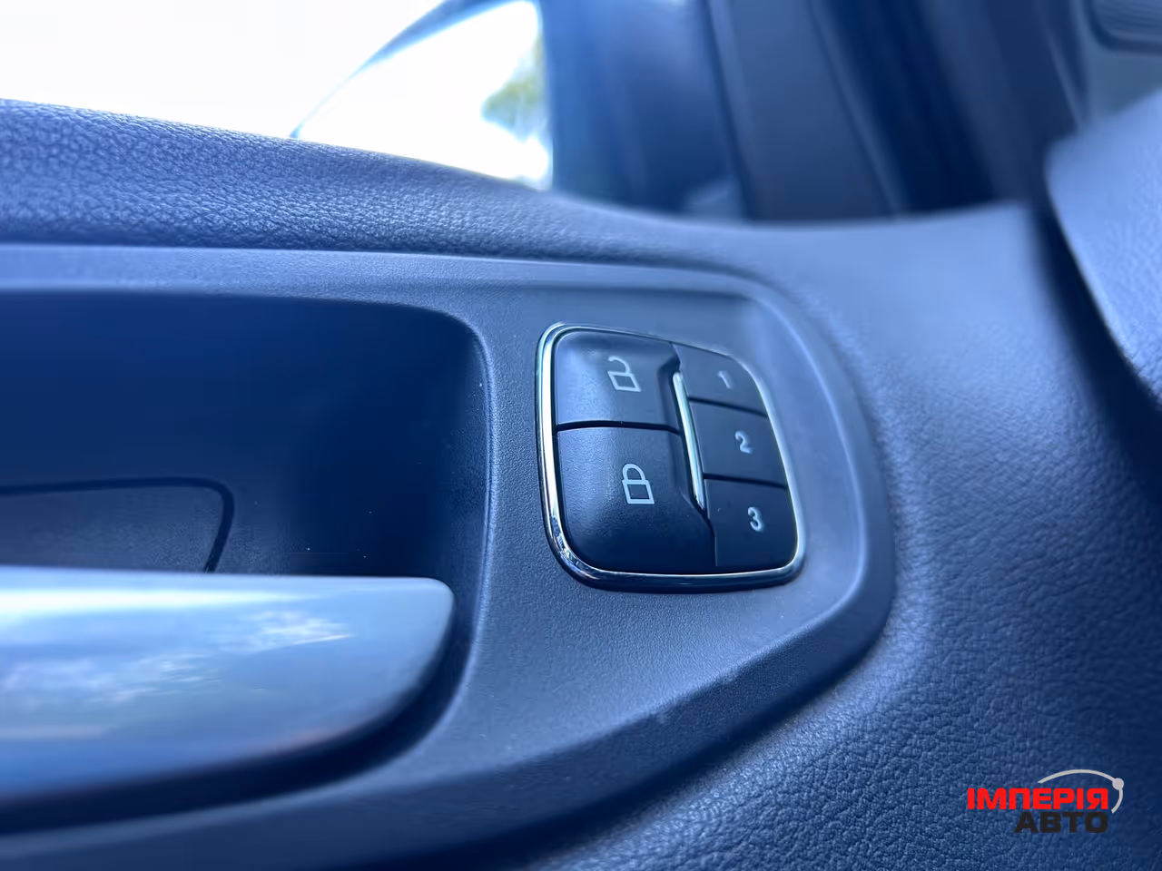 Ford Escape - фото 13