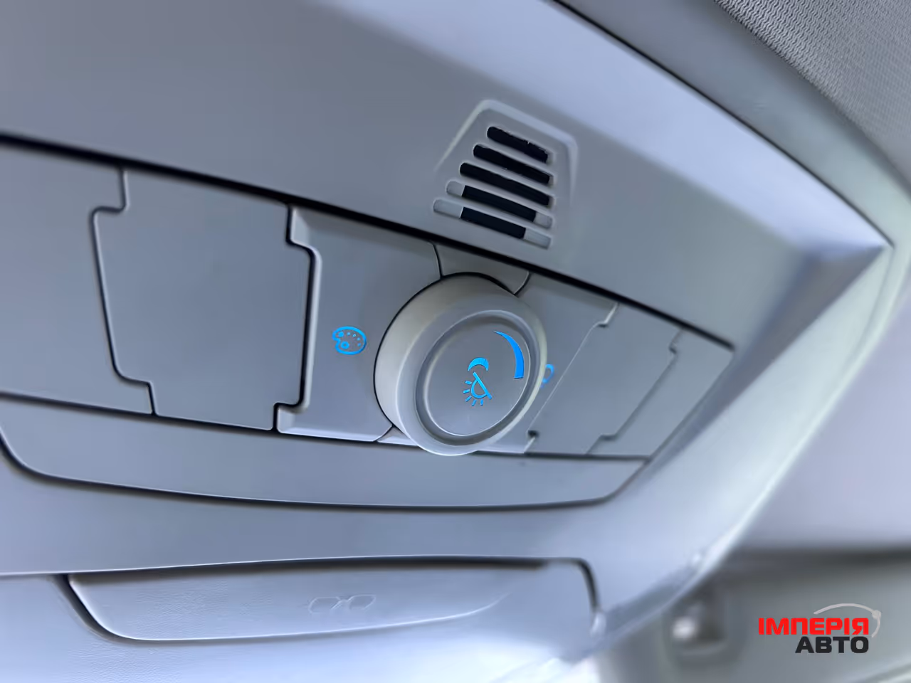 Ford Escape - фото 12