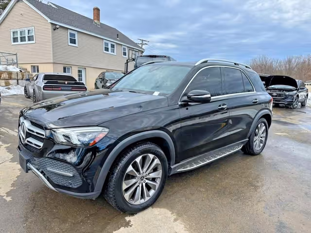 Mercedes-Benz GLE - фото 1