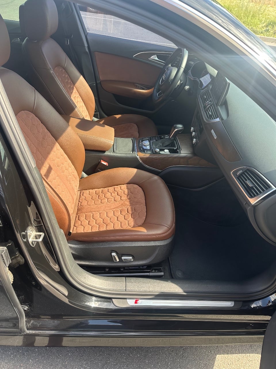 Audi A6 - фото 12