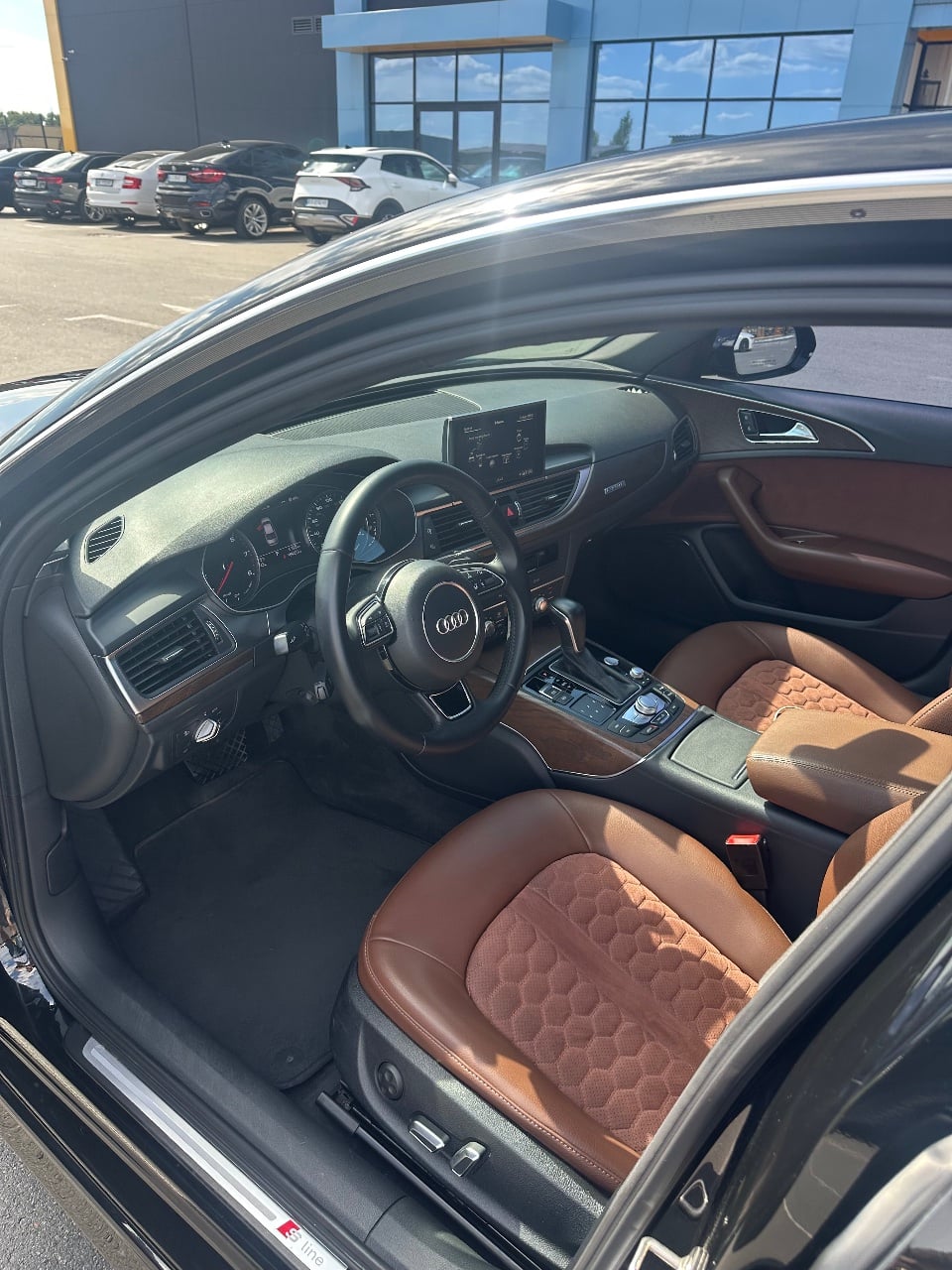 Audi A6 - фото 30