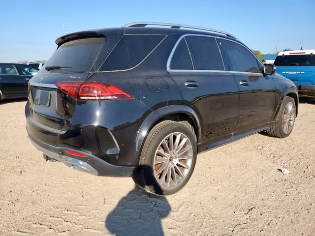 Mercedes-Benz GLE - фото 4