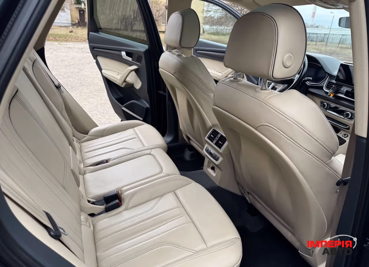 Audi Q5 - фото 12