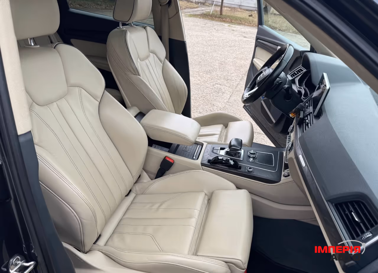 Audi Q5 - фото 11