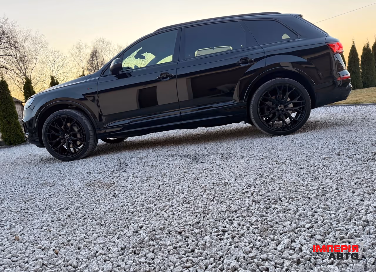 Audi Q7 - фото 5