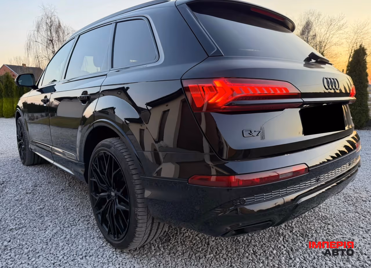 Audi Q7 - фото 3