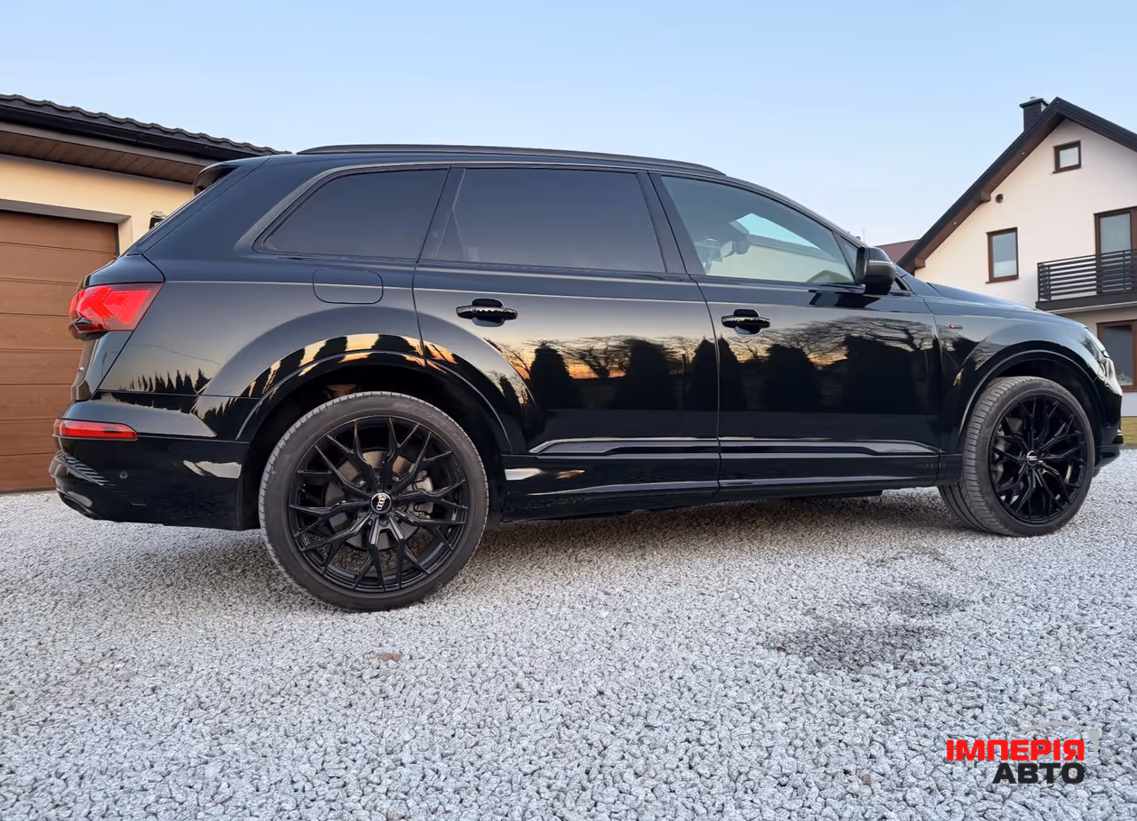 Audi Q7 - фото 7