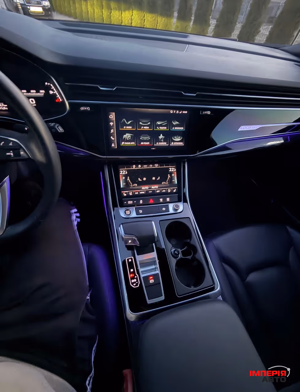 Audi Q7 - фото 12