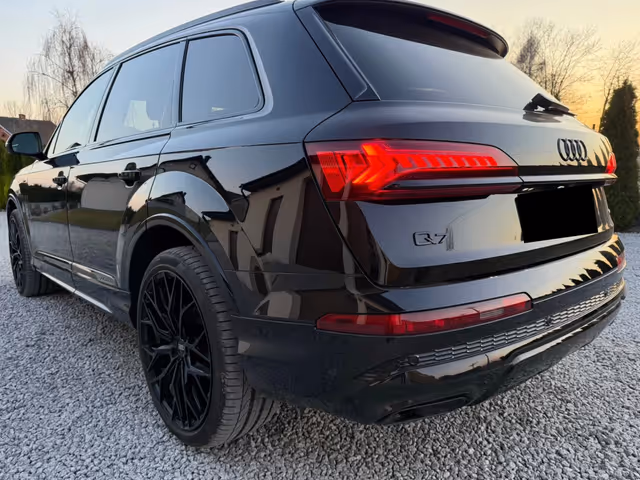 Audi Q7 - фото 3