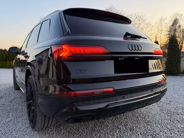 Audi Q7 - фото 4