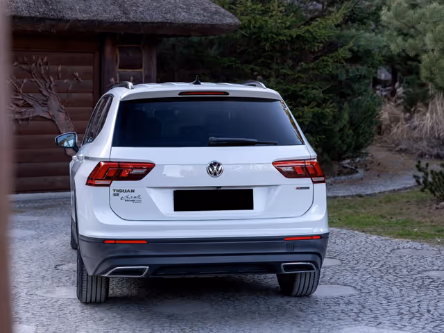 Volkswagen Tiguan - фото 5