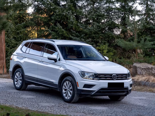 Volkswagen Tiguan - фото 1