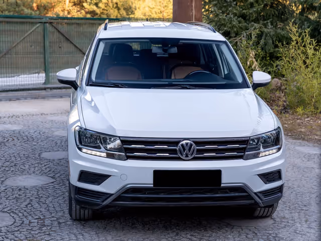 Volkswagen Tiguan - фото 4