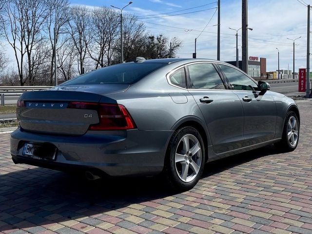 Volvo S90 - фото 4