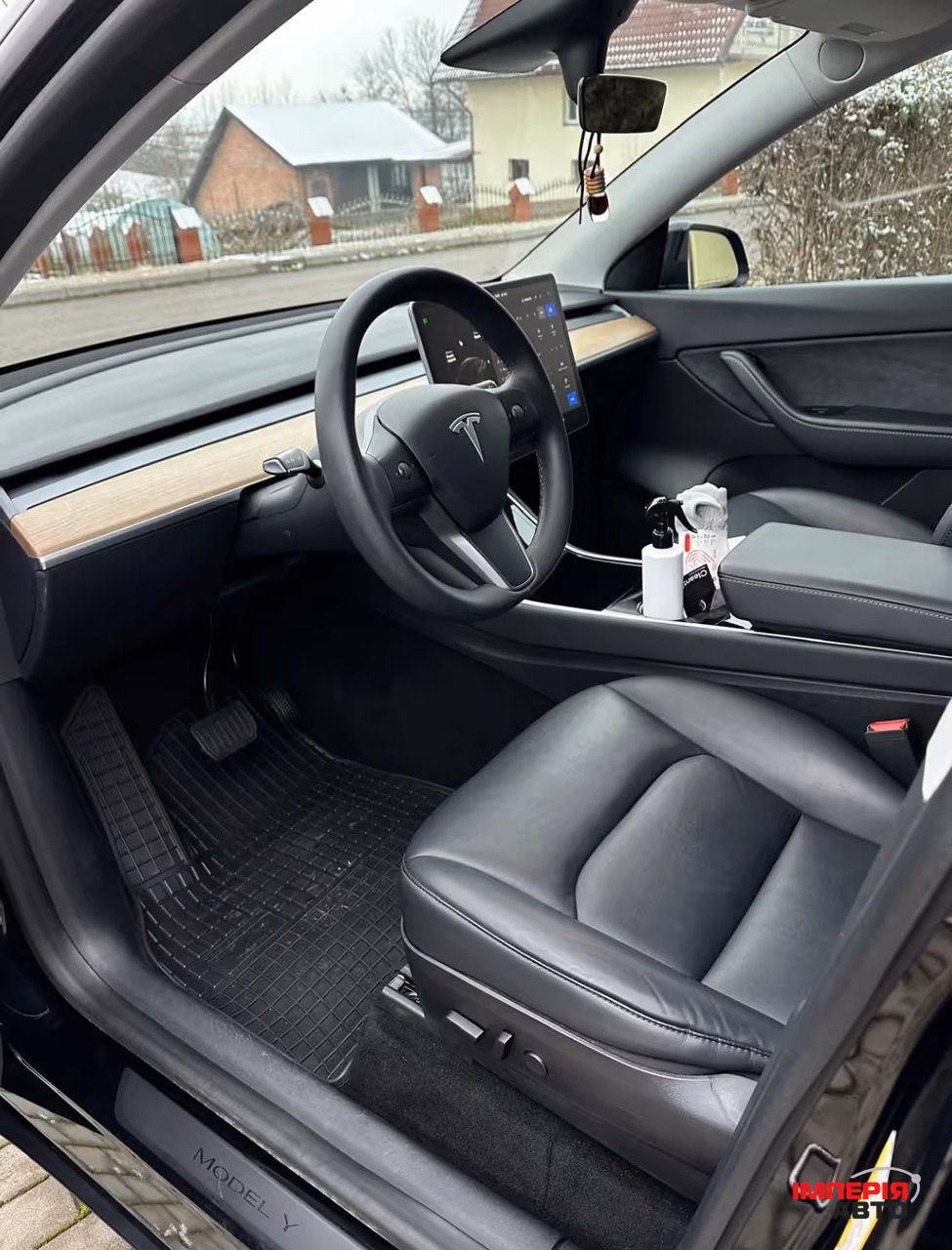 Tesla Model Y - фото 14