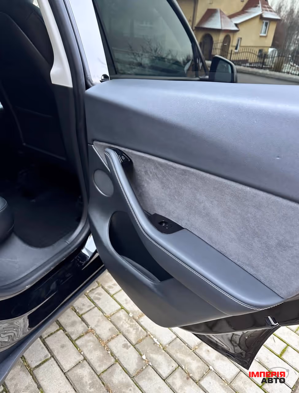 Tesla Model Y - фото 8