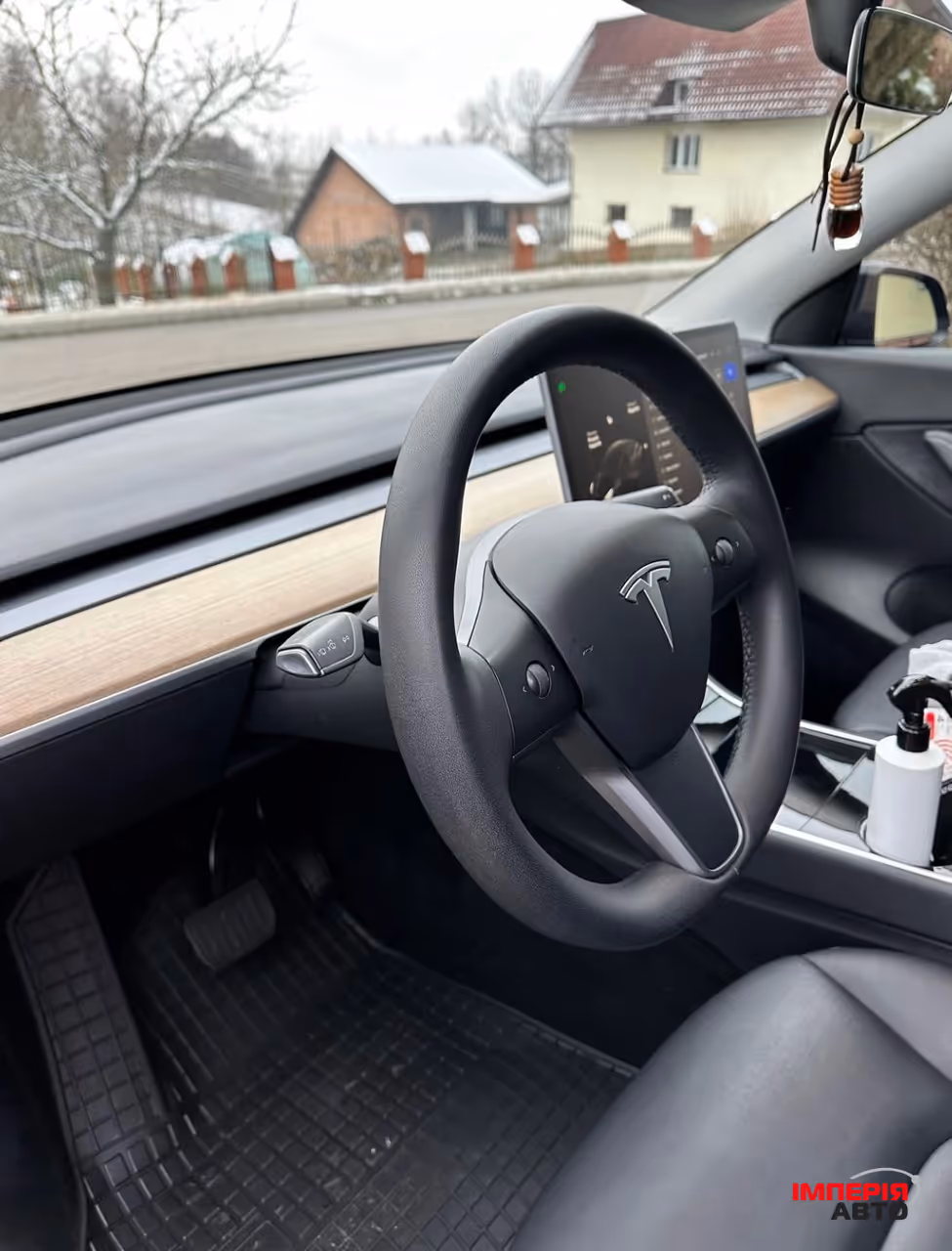 Tesla Model Y - фото 10