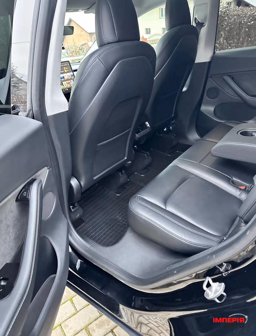 Tesla Model Y - фото 16