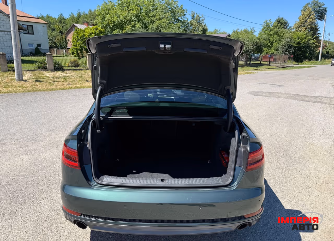 Audi A4 - фото 12