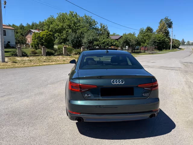 Audi A4 - фото 4