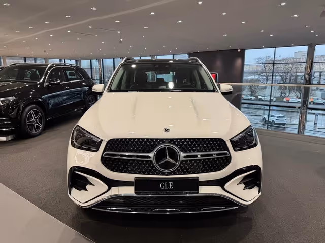 Mercedes-Benz GLE - фото 1