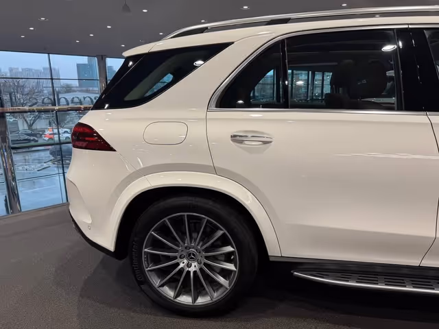 Mercedes-Benz GLE - фото 3