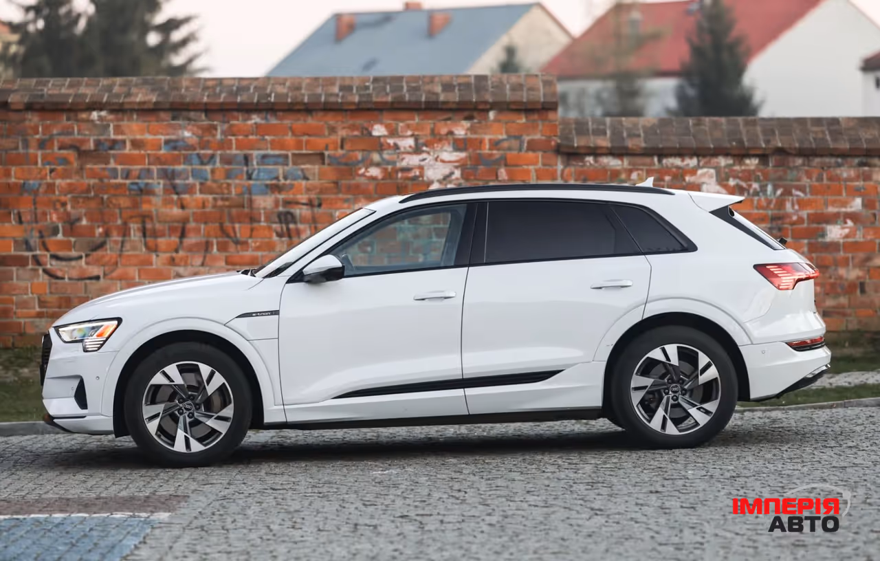 Audi e-tron - фото 3