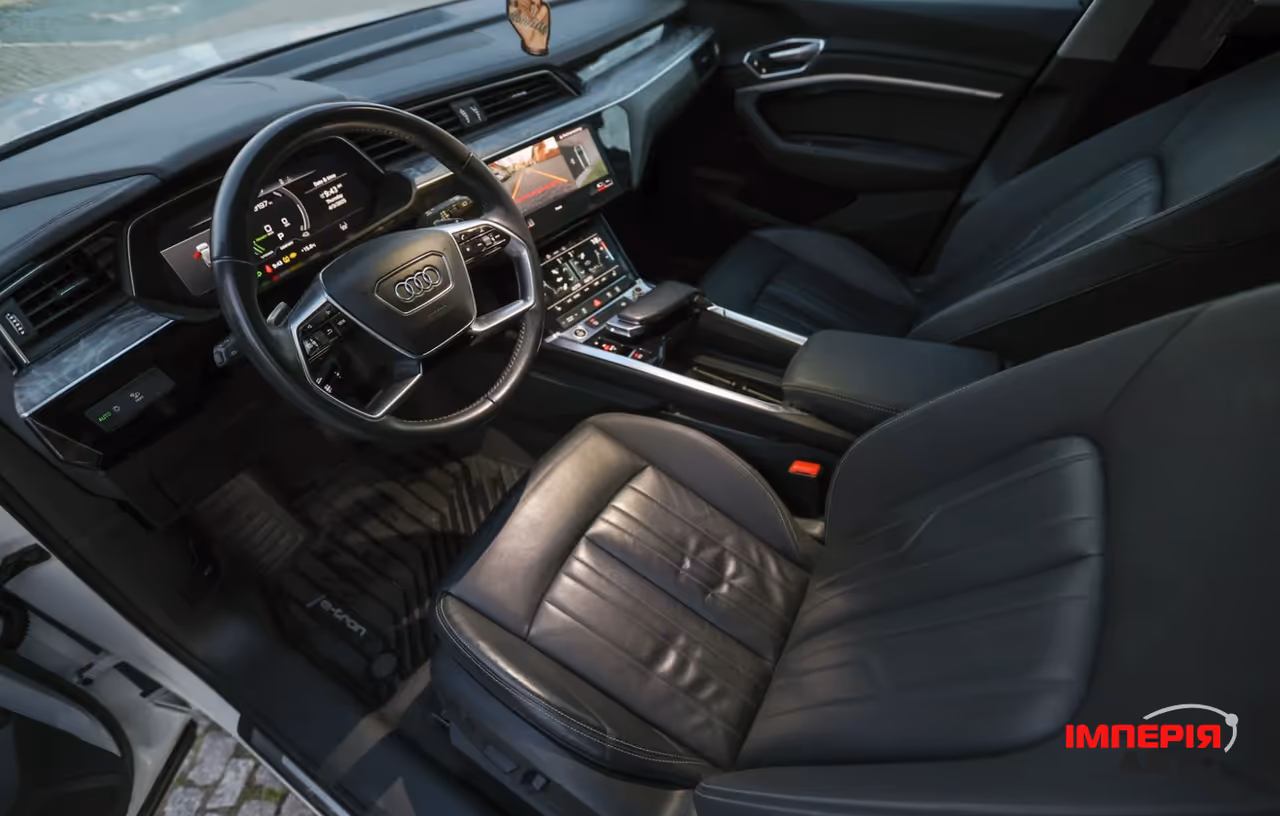 Audi e-tron - фото 10