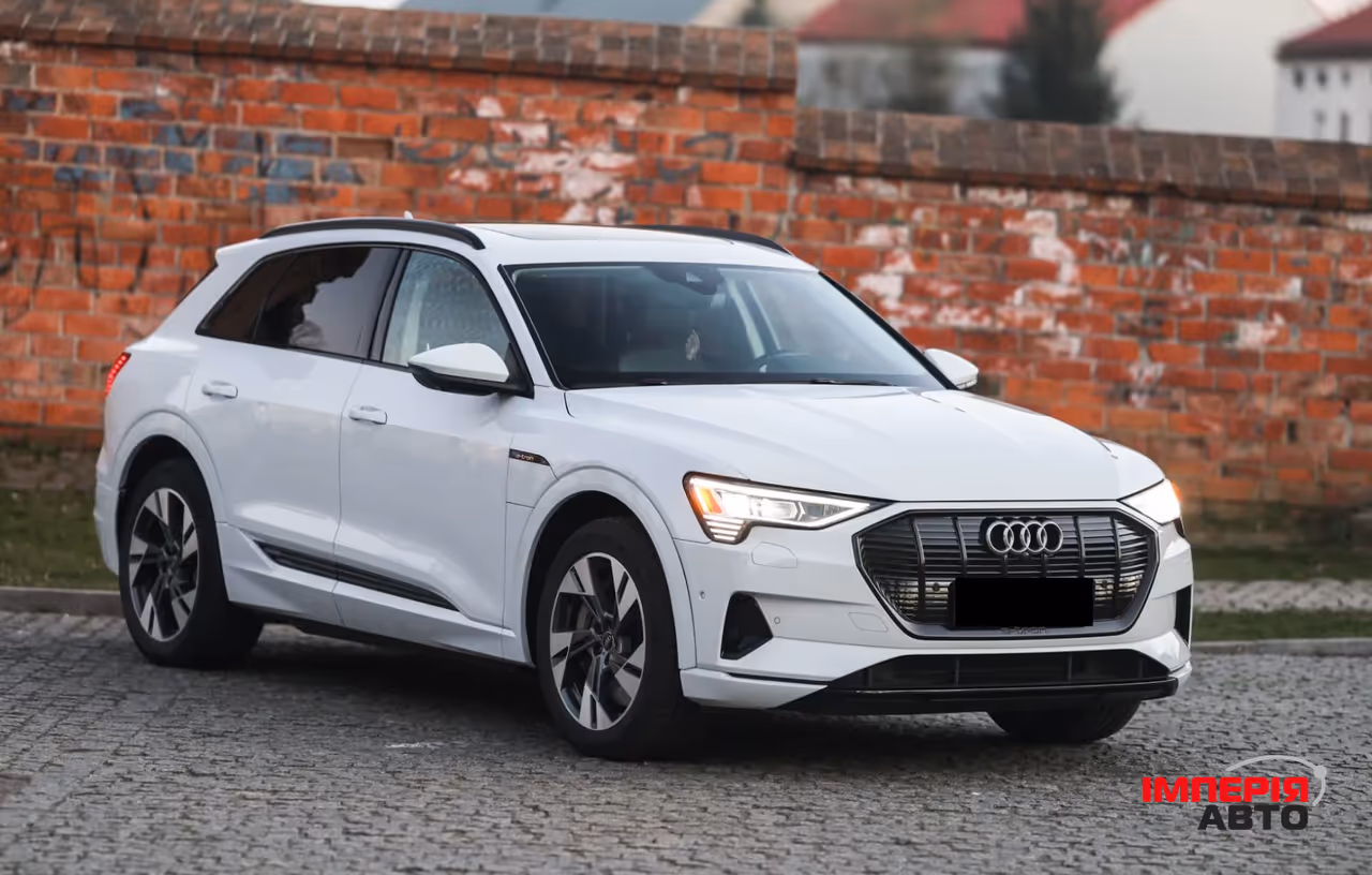Audi e-tron - фото 8