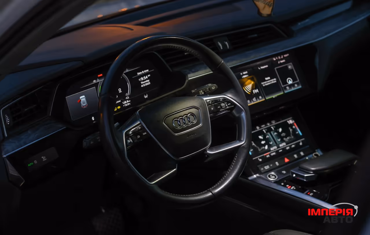 Audi e-tron - фото 11