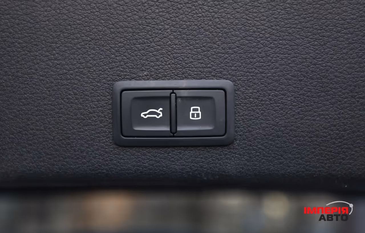 Audi e-tron - фото 19