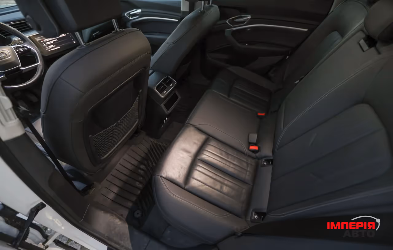 Audi e-tron - фото 16