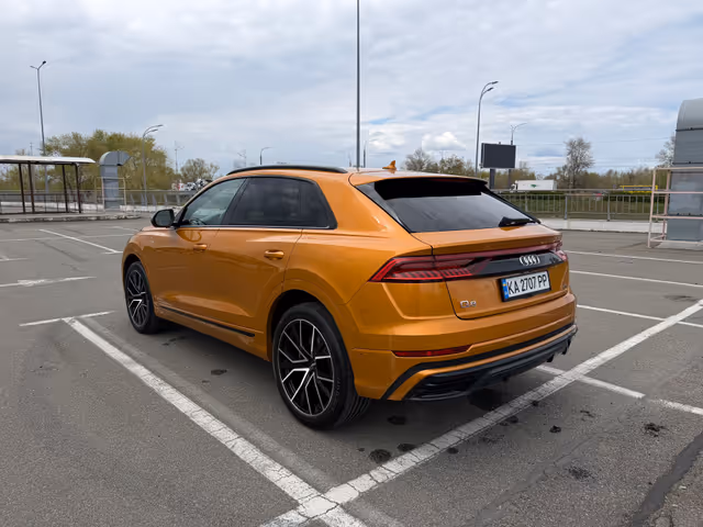 Audi Q8 - фото 5
