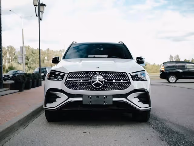 Mercedes-Benz GLE - фото 1