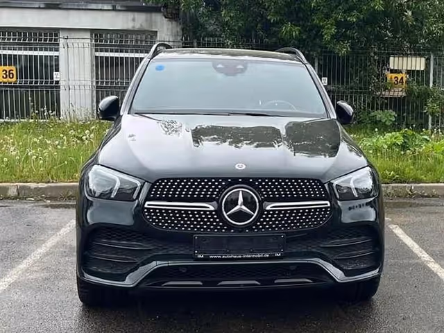 Mercedes-Benz GLE - фото 1
