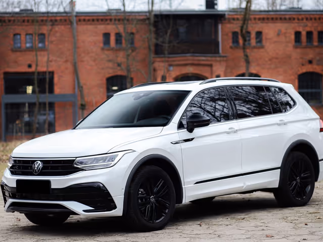 Volkswagen Tiguan - фото 2