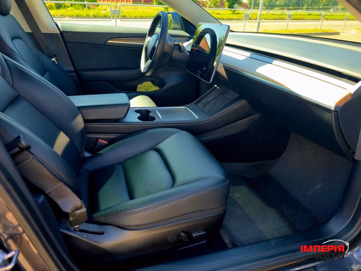 Tesla Model 3 - фото 8