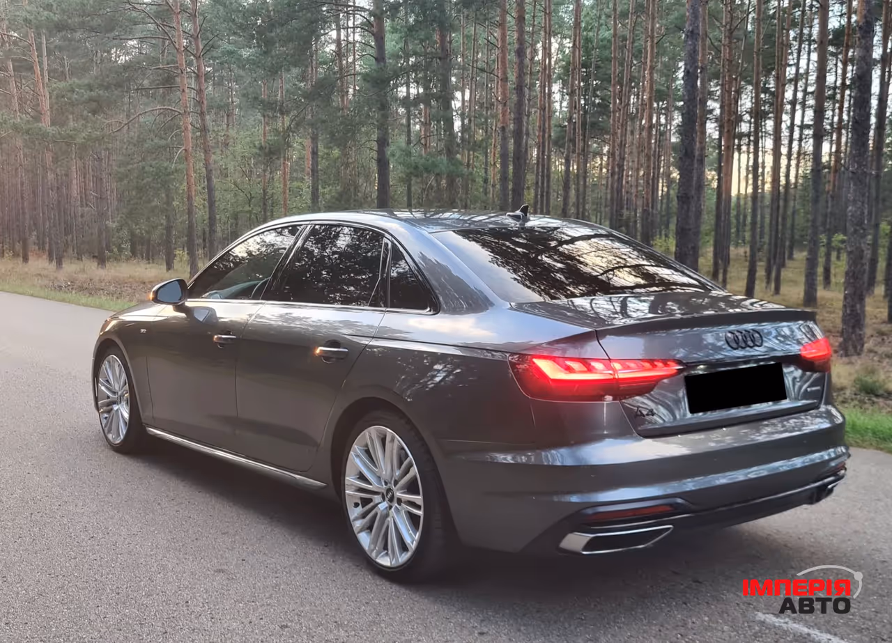 Audi A4 - фото 5