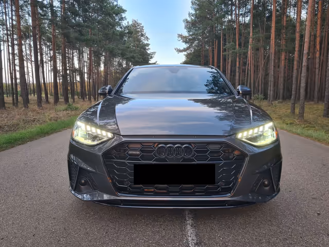 Audi A4 - фото 2