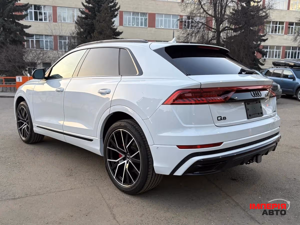 Audi Q8 - фото 5