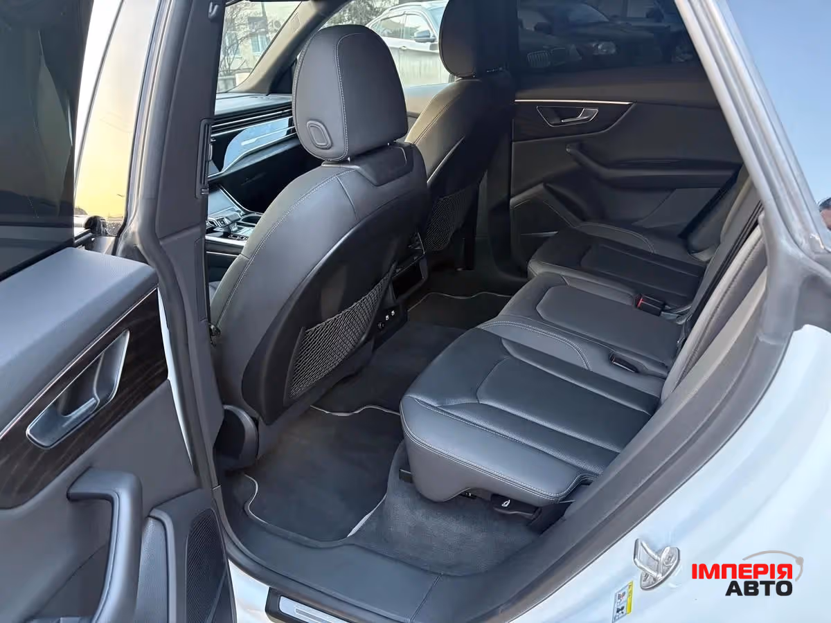 Audi Q8 - фото 12