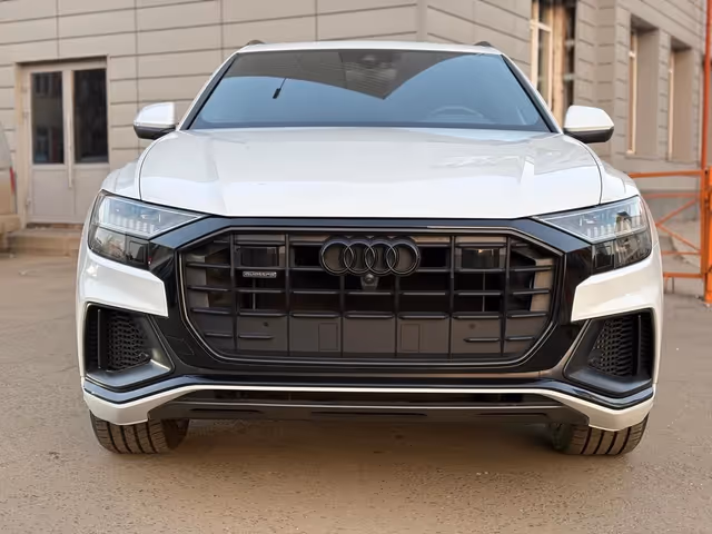 Audi Q8 - фото 1