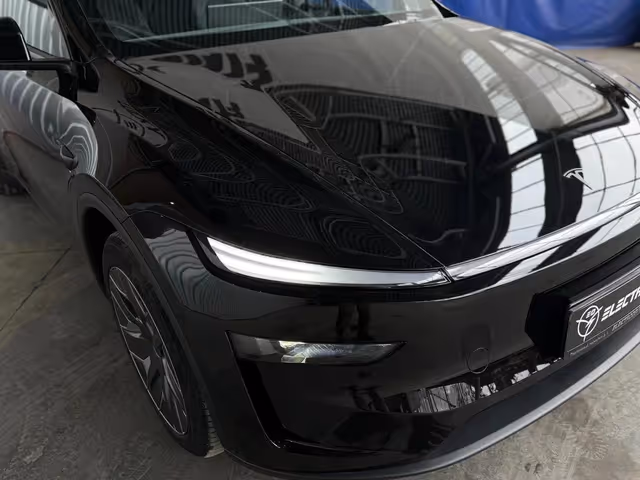Tesla Model Y - фото 2