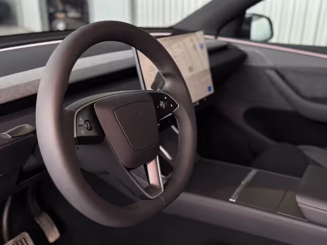 Tesla Model Y - фото 5