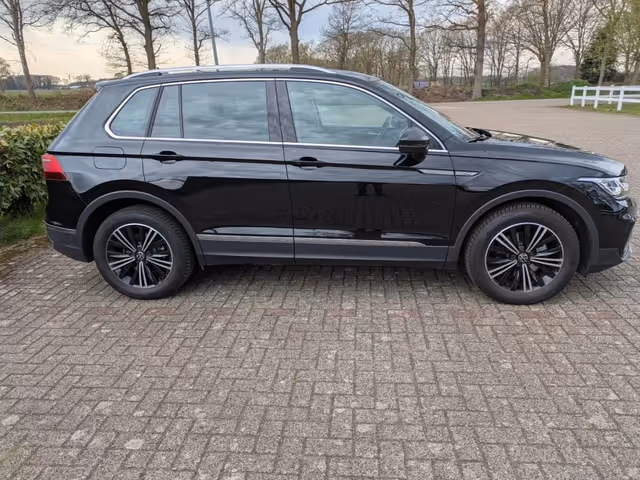 Volkswagen Tiguan - фото 2