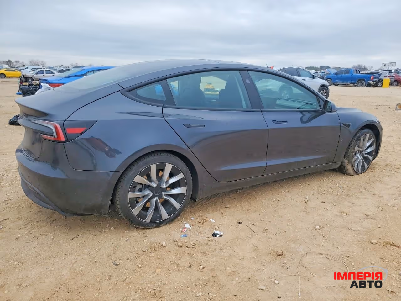 Tesla Model 3 - фото 5